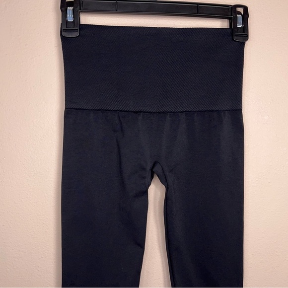 Small Assets By Spanx Black Compression Leggings Stretch Pants - Picture 3 of 11